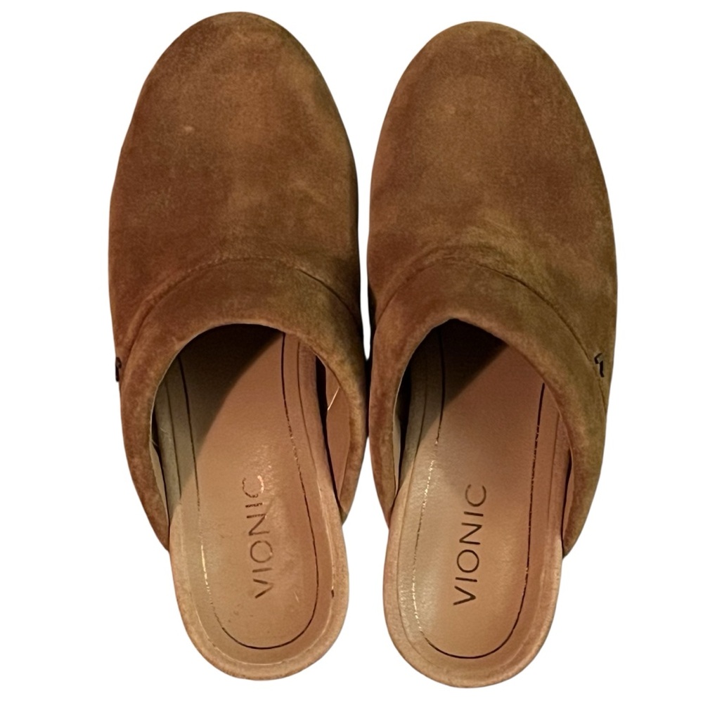 Vionic Kacie Clogs